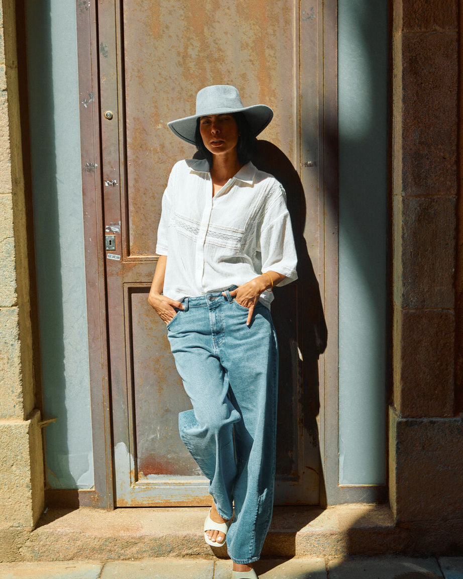 Modelshot / Ecru / Detail